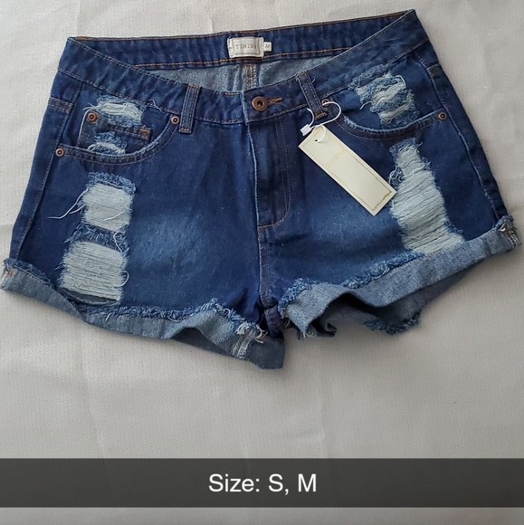 Shorts/Tops - Picture 3 of 8